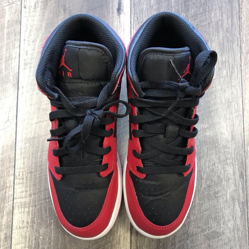 RED RETRO MID GYM AIR JORDAN