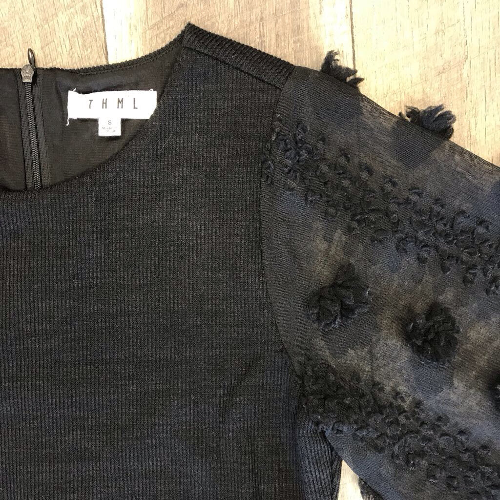 BLK KNIT SHEER SLEEVE DRESS