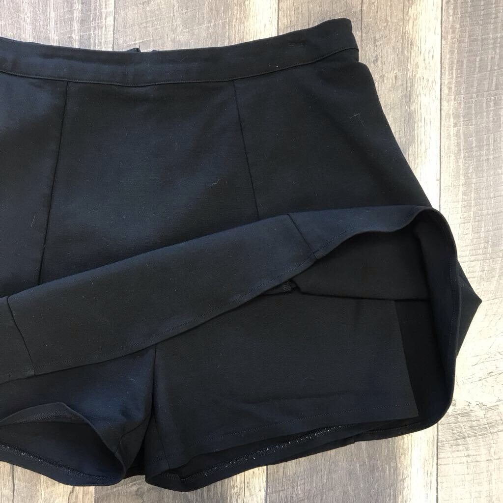 BLK SKORT