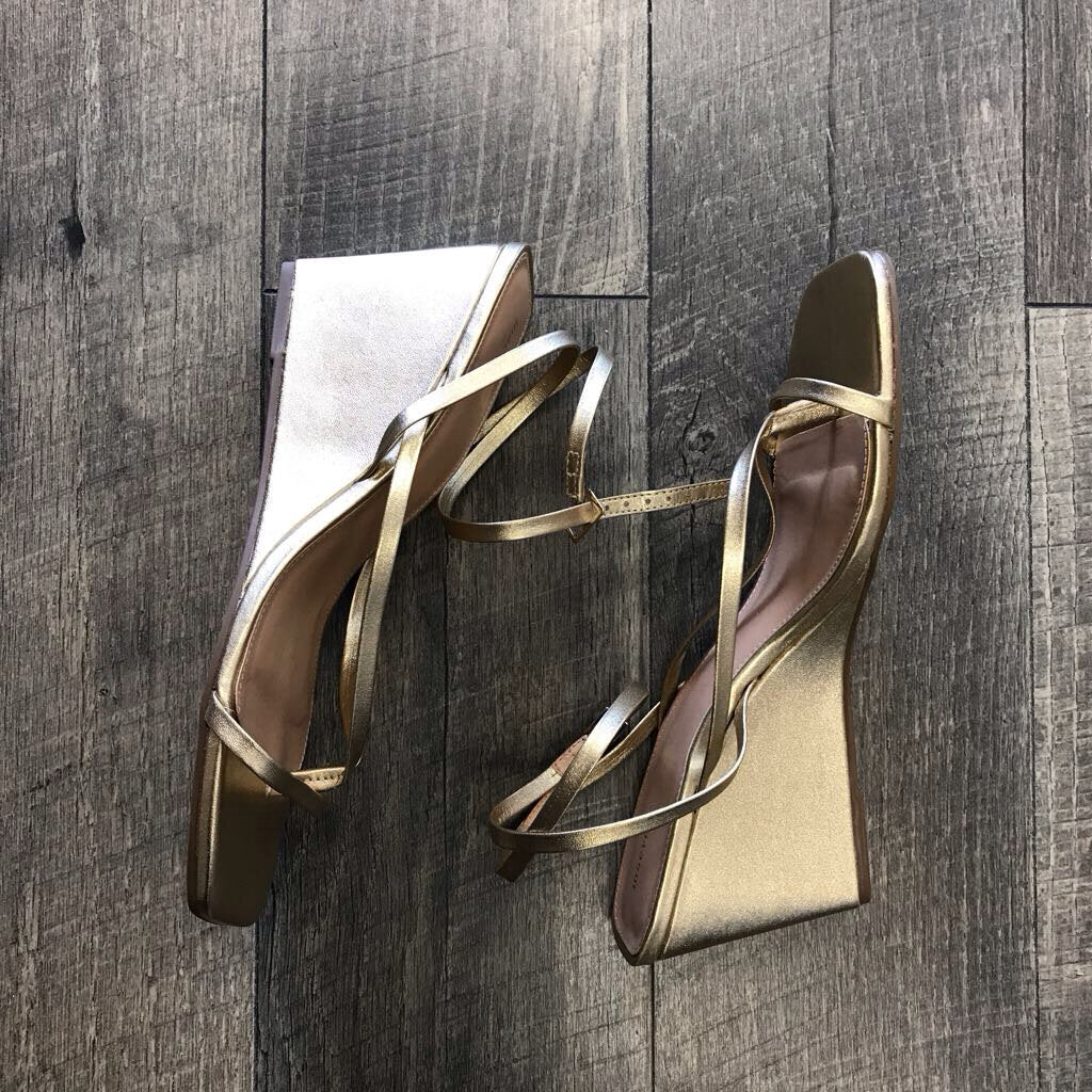 GOLD WEDGE HEELS NWT