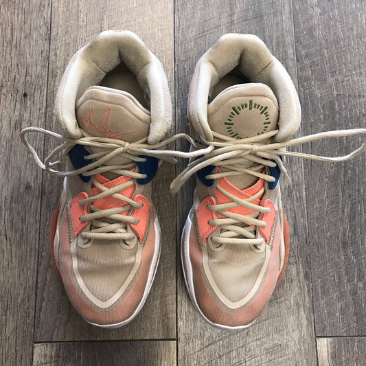 TAN KYRIE INFINITY FLORAL SNEAKER