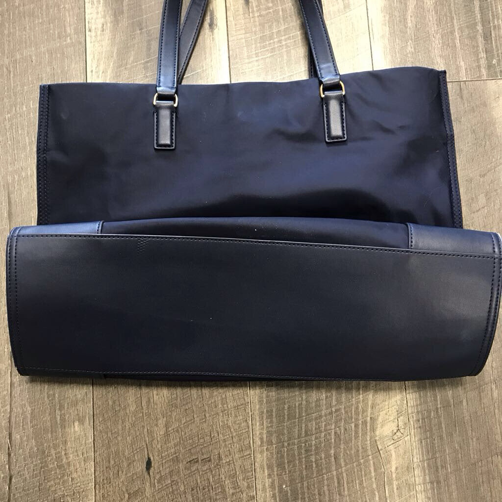 NAVY NYLON FOLDABLE TOTE BAG