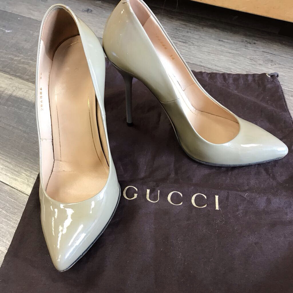 TAN-OLIVE PATENT LEATHER STILETTO HEELS