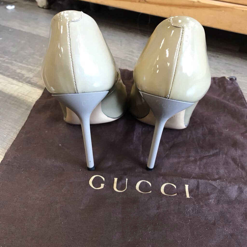 TAN-OLIVE PATENT LEATHER STILETTO HEELS