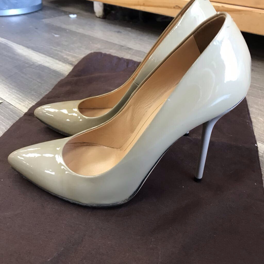 TAN-OLIVE PATENT LEATHER STILETTO HEELS
