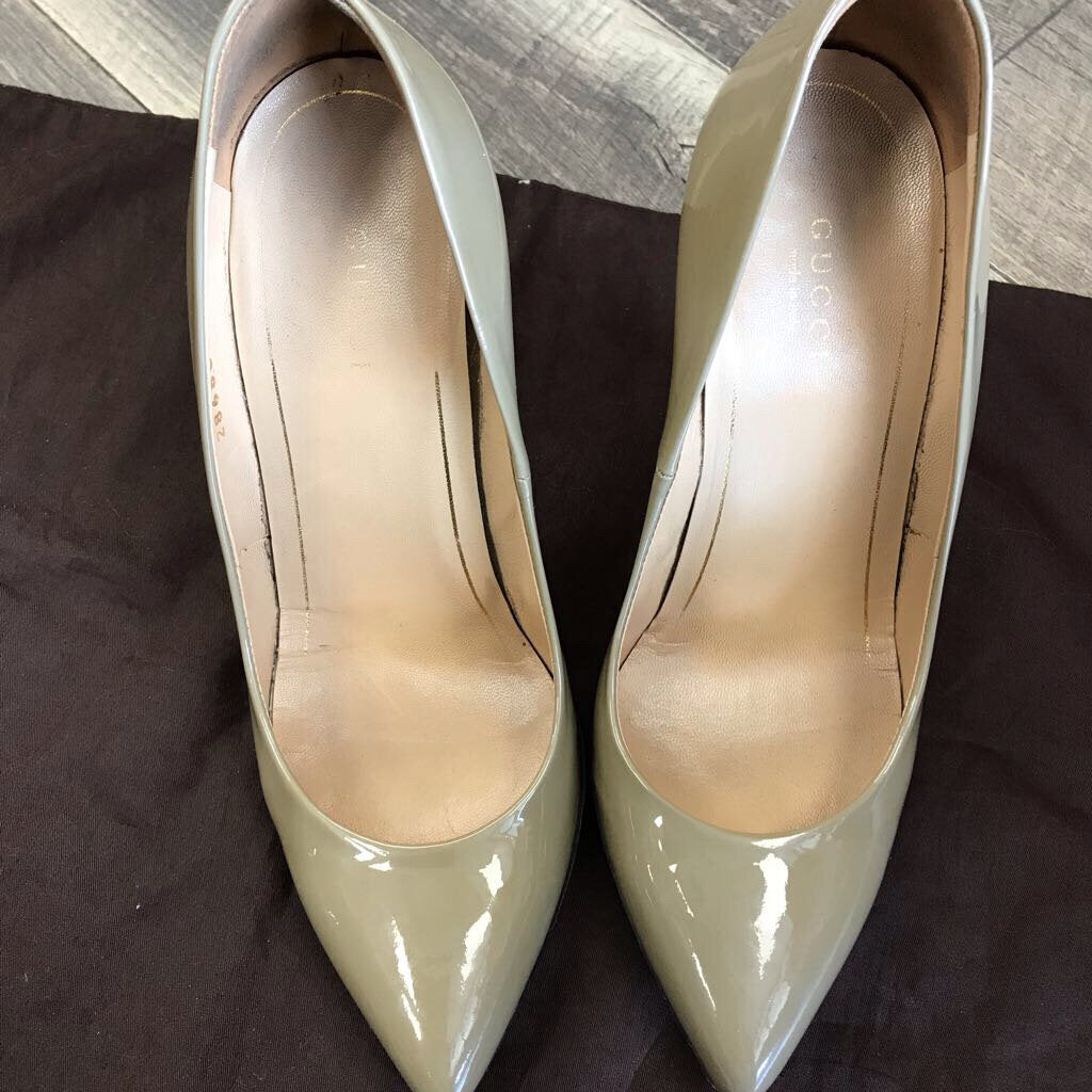 TAN-OLIVE PATENT LEATHER STILETTO HEELS