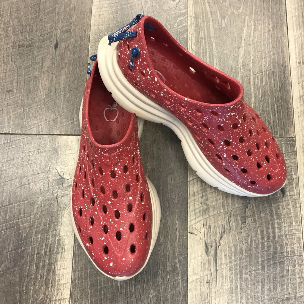 RED SPECKLE PRINT REVIVE SHOE