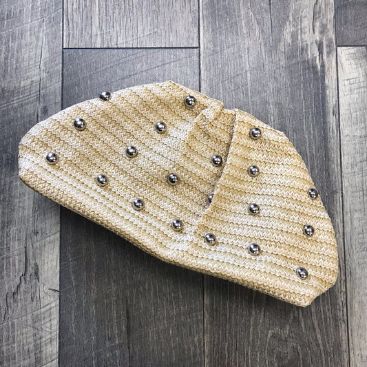 ONE SIDED STUDDED STRAW CLUTCH