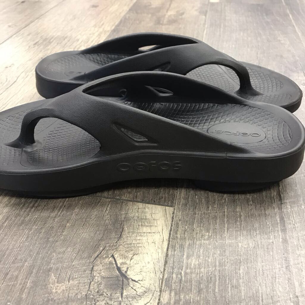 BLK FLIP FLOP