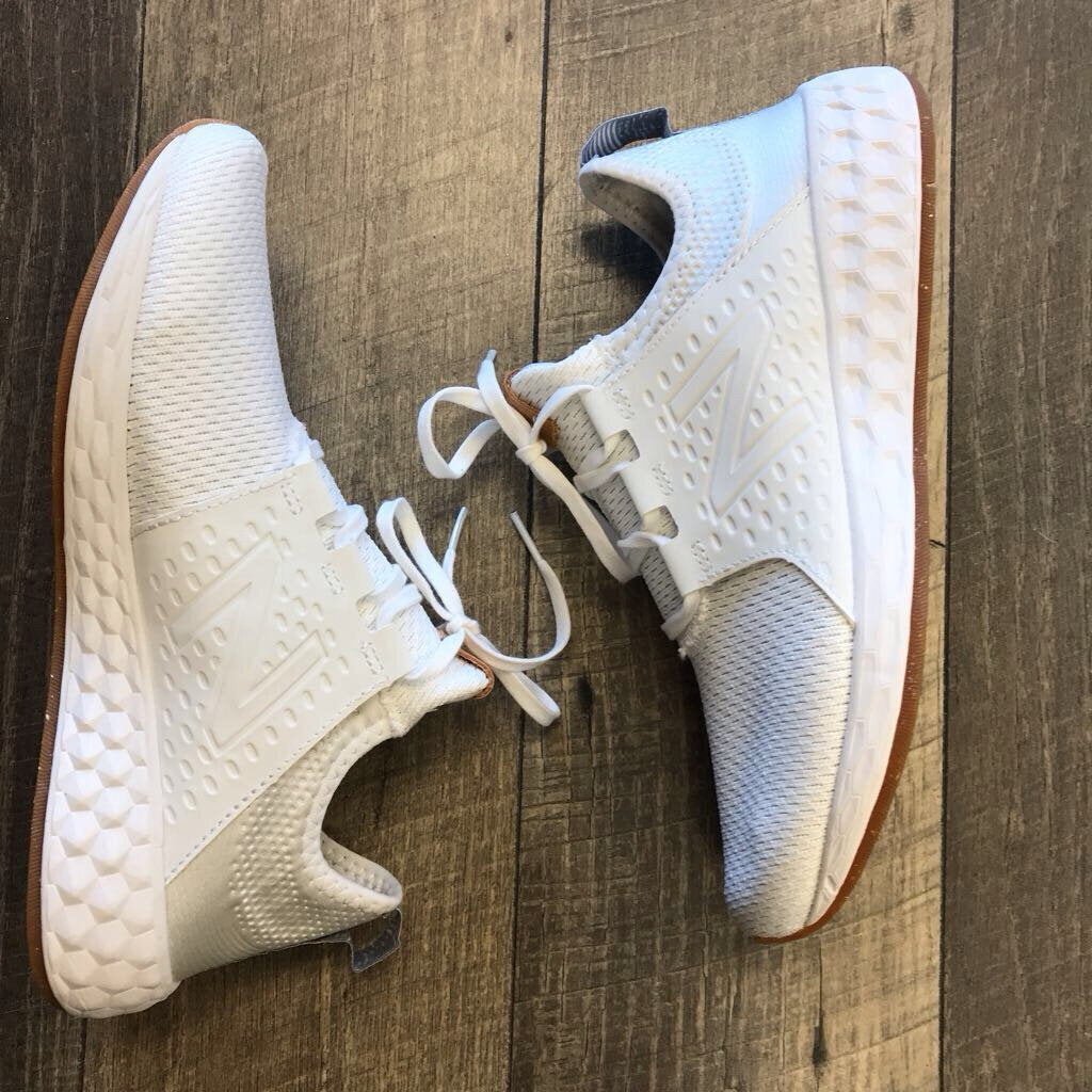 WHITE SNEAKER