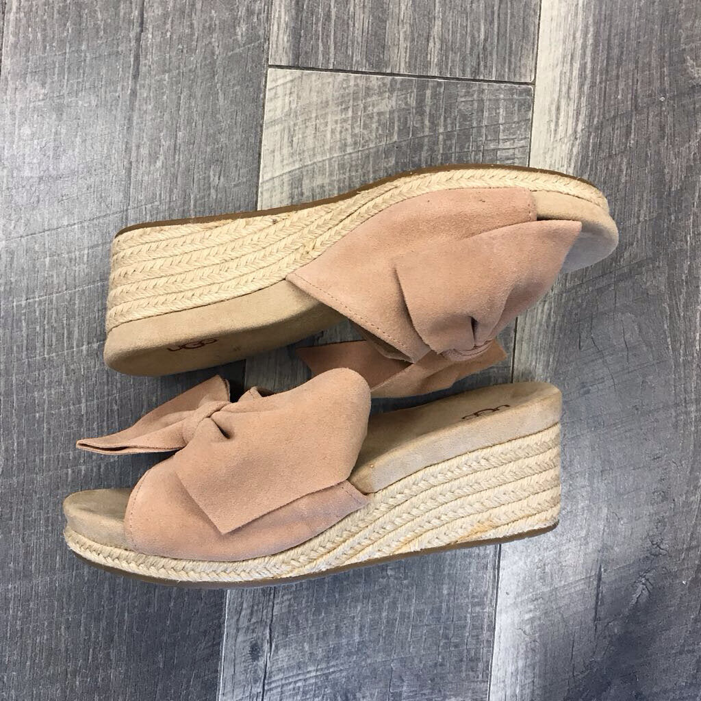 CAMEL SUEDE BOW WEDGES
