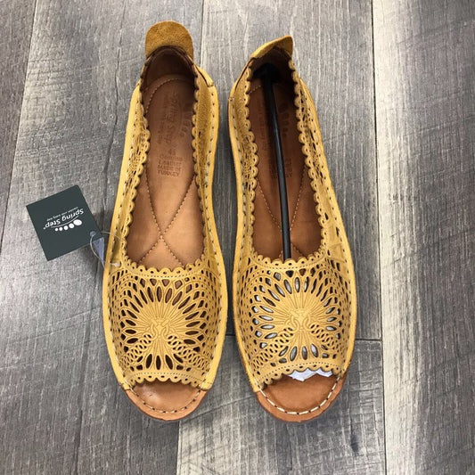 TAN LASER CUT SANDAL