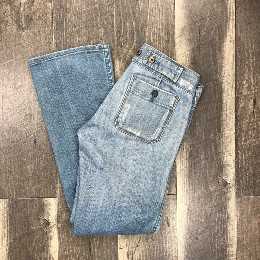 DISTRESSED CROP JEAN
