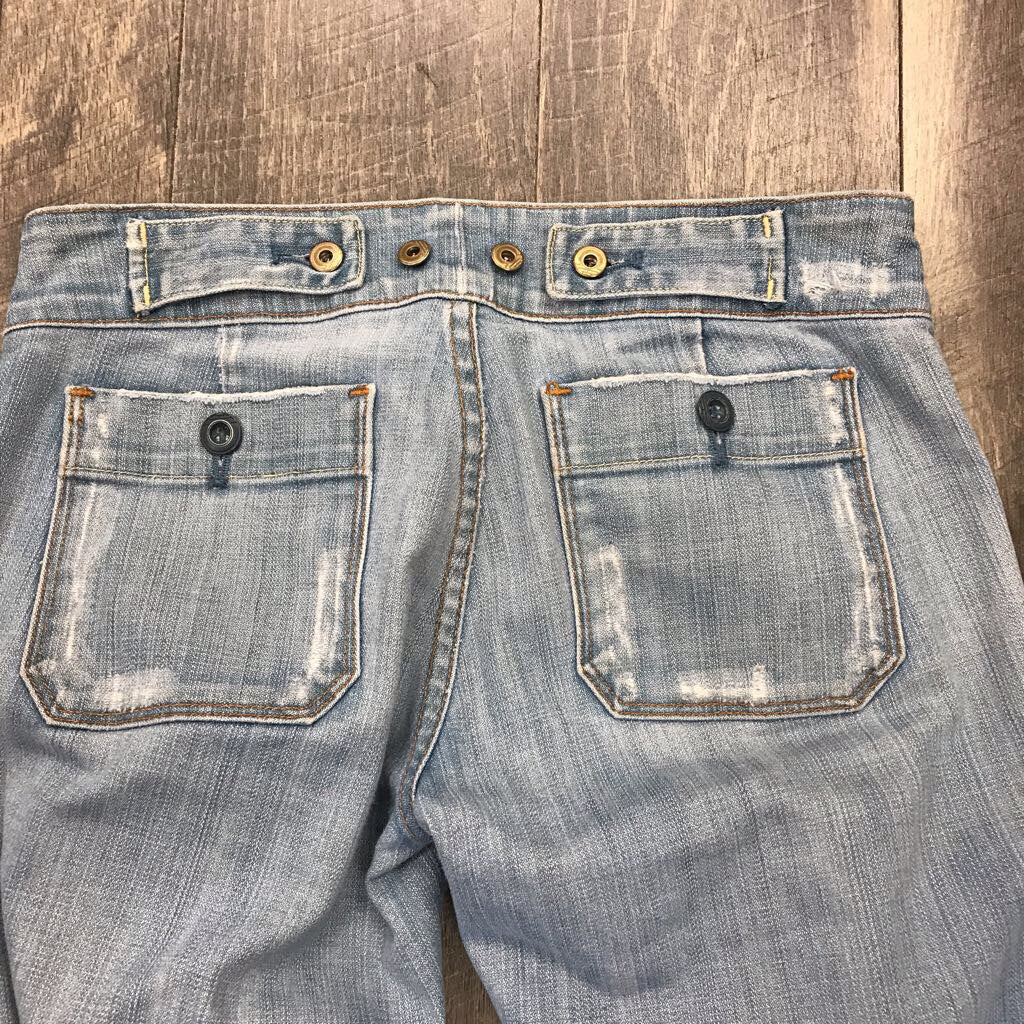 DISTRESSED CROP JEAN
