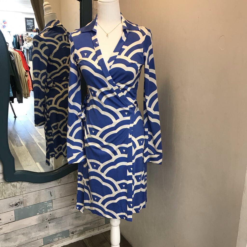 100% SILK WRAP GRAPHIC CLOUDS DRESS-NWT