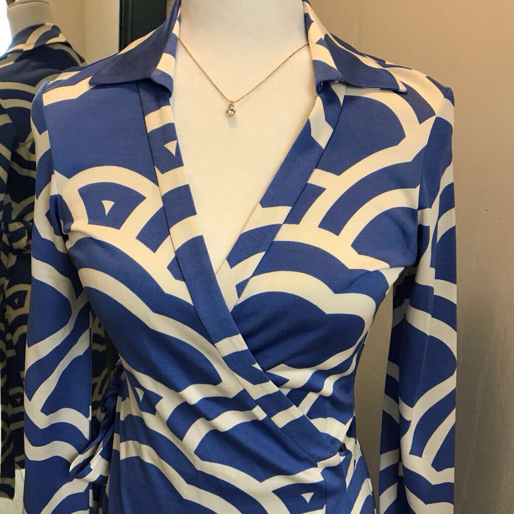 100% SILK WRAP GRAPHIC CLOUDS DRESS-NWT
