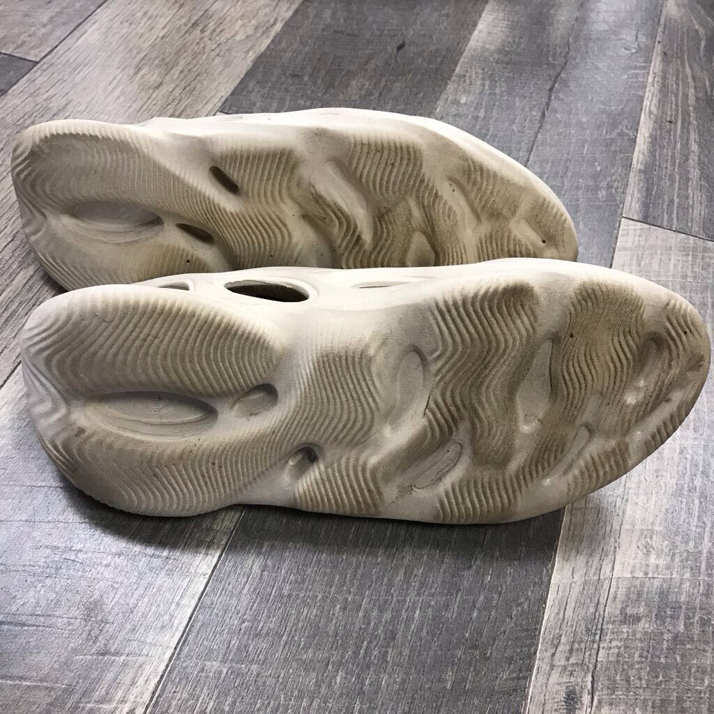 YEEZY ARARAT FOAM RUNNER