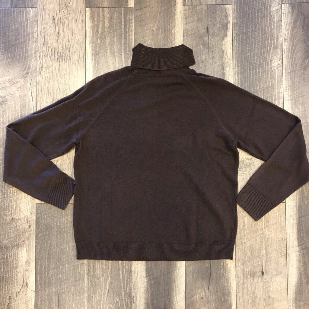 BROWN TURTLENECK SWEATER