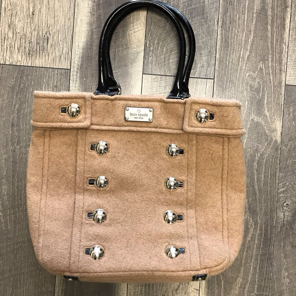 CAMEL FELT BEANTOWN TOTE W/ BLK PATENT LEATHER HANDLES-AS IS
