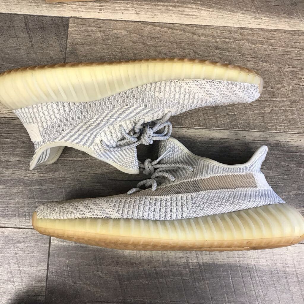 YEEZY BOOST 350 V2 LUNDMA