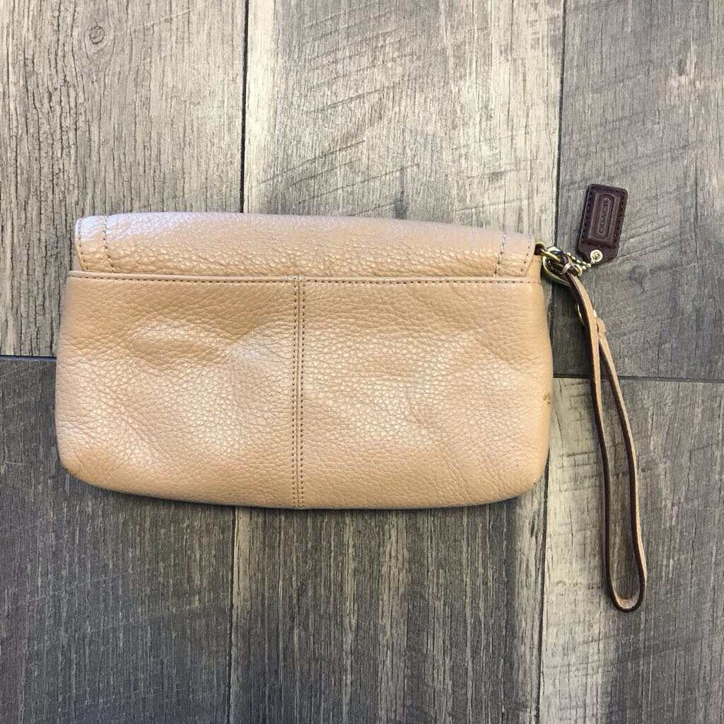 TAN LEATHER FLAP WRISTLET