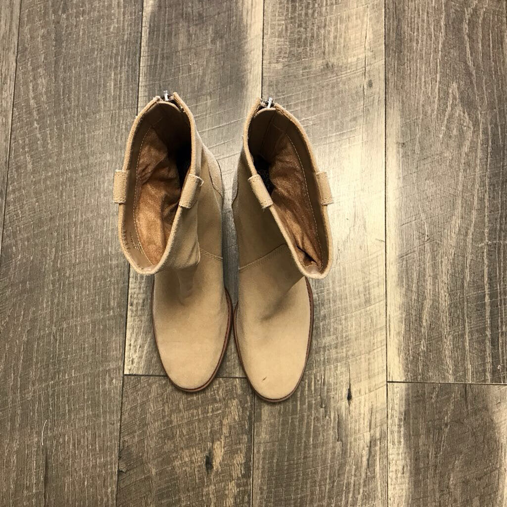 TAN BOOT
