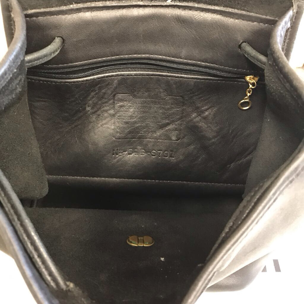 BLK VINTAGE LEATHER DAYBACK