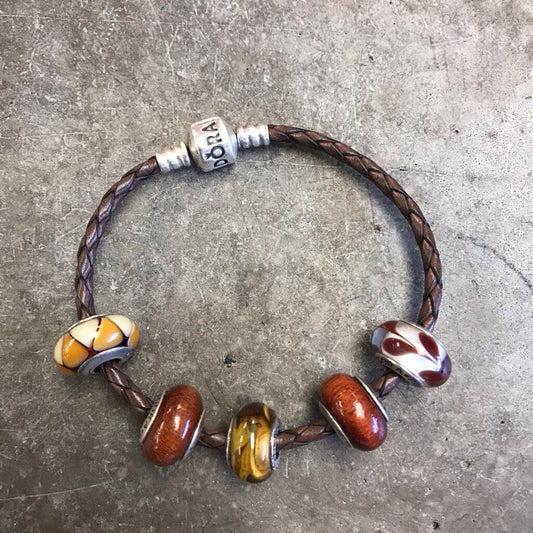 LEATHER PANDORA W/BEADS