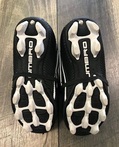BLK CLEAT
