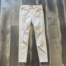 Load image into Gallery viewer, CREAM DISTRESSED JEAN
